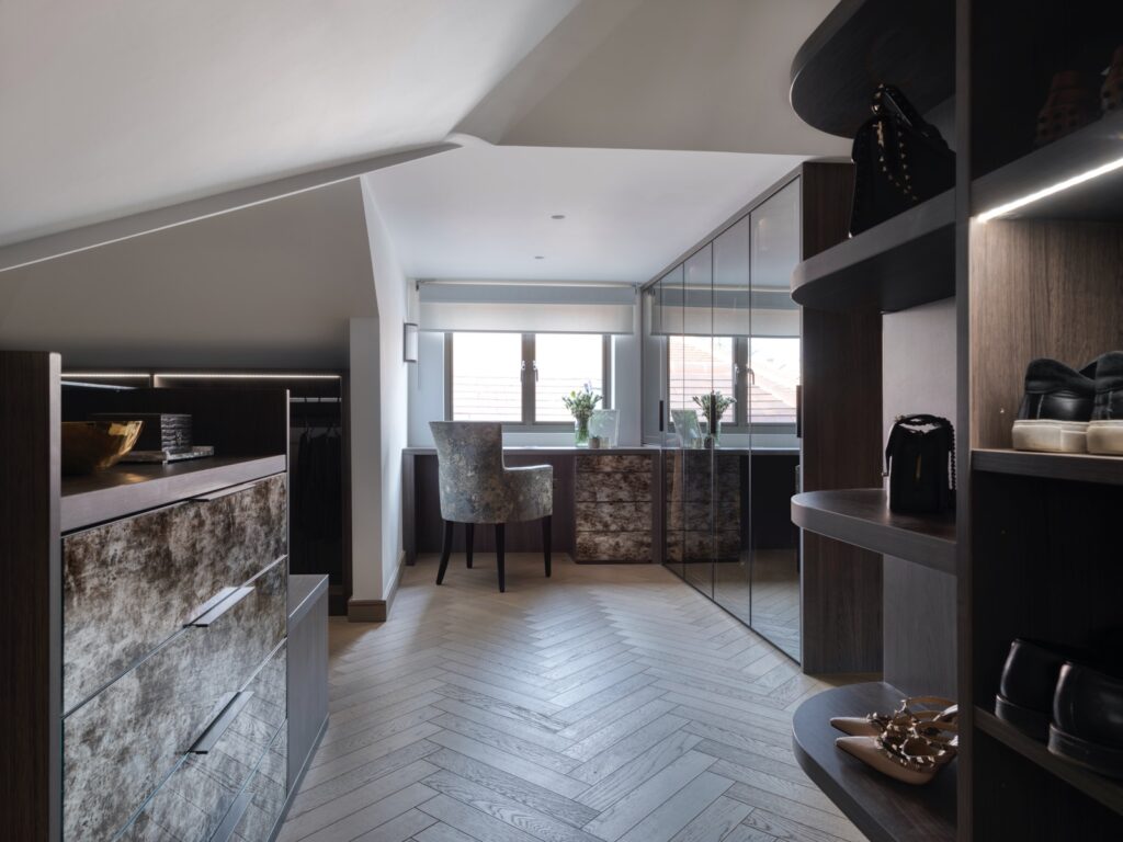 Decorative glass drawers and dressing table in reflex dressing room